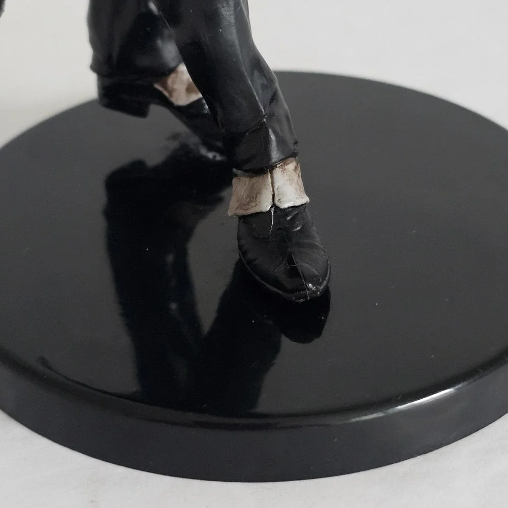 DC Comics Batman The Joker Figure 6''‎ with Knife & Stand Collectible Model 1145
